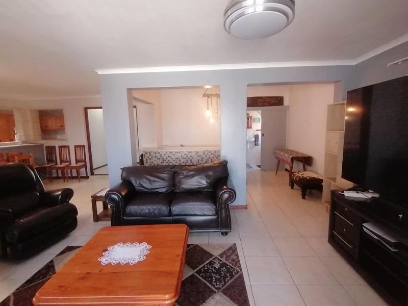 5 Bedroom Property for Sale in Fraaiuitsig Western Cape